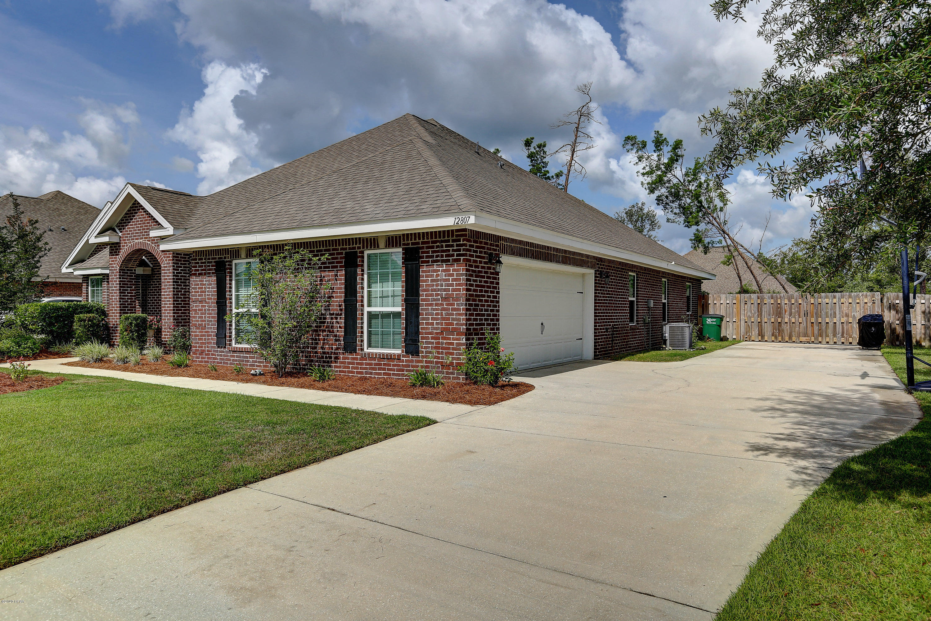 Lake Merial - Residential