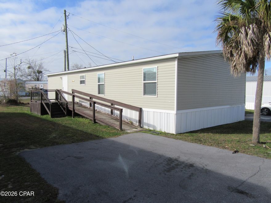 Newer 3 bedroom 2 bath double wide in Lynn Haven. Vinyl flooring throughout, Central Heat and Air Conditioning
Washer and dryer included. This home is ready for move in. All property sizes and ages are approximate, please measure and/or verify if important.
School assignments are subject to change, please check with Bay County for most accurate information.
Deposit is the same as the rent. Pets NOT Allowed!