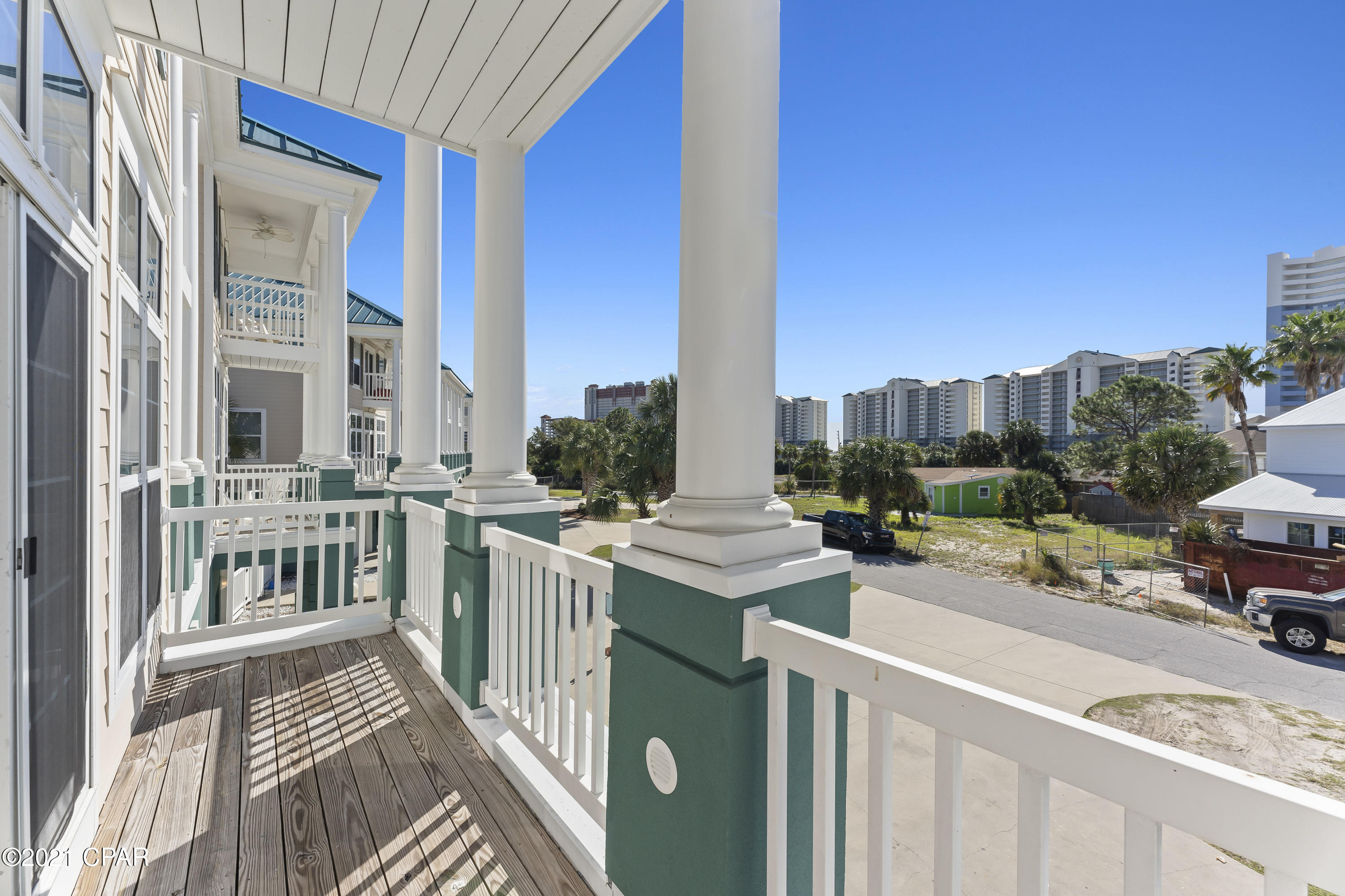 Long Beach 3rd - Residential