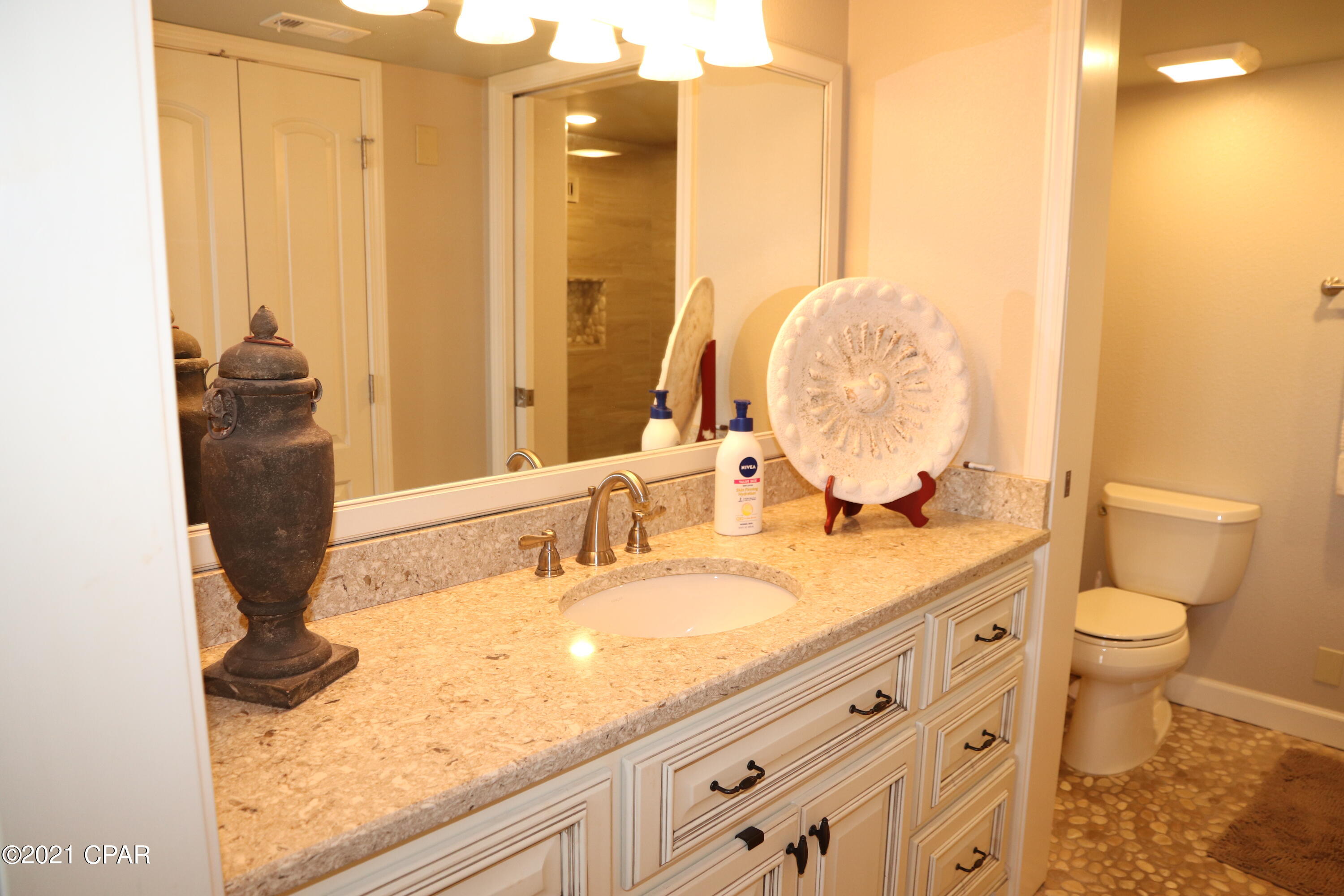 The Commodore - Residential