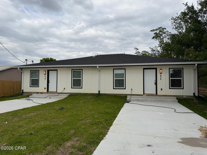 Beautiful duplex new construction. 3 Bedrooms and 2 modern Bathrooms. Located in a very central area near 231 North and Also near 23 Street Where stores, gas stations, medical offices, banks and the bests schools in the city are located.