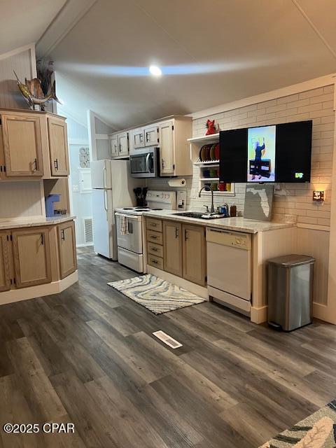 Emerald Pointe Resort - Residential Lease