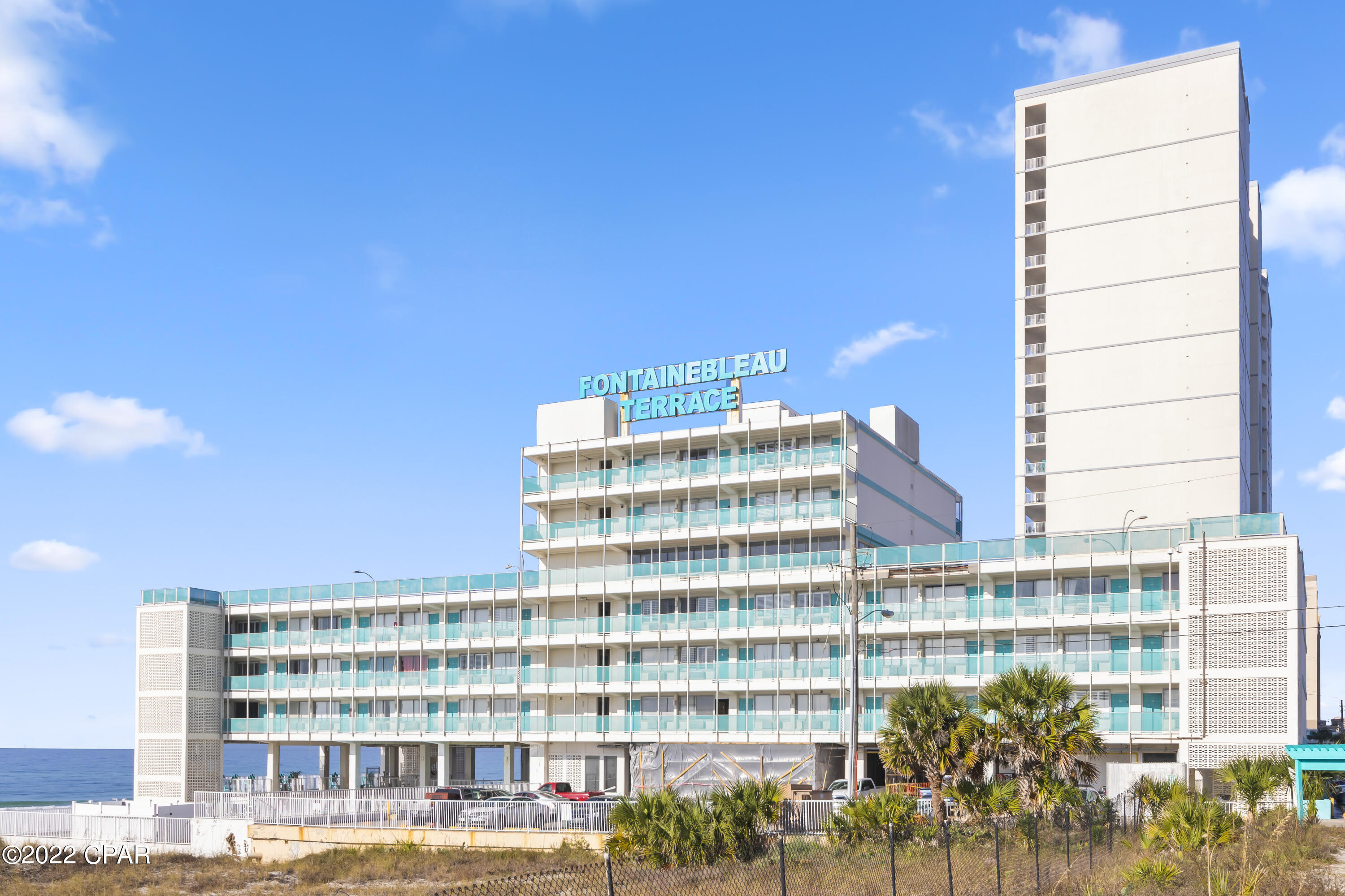 Fontainebleau Terrace - Residential