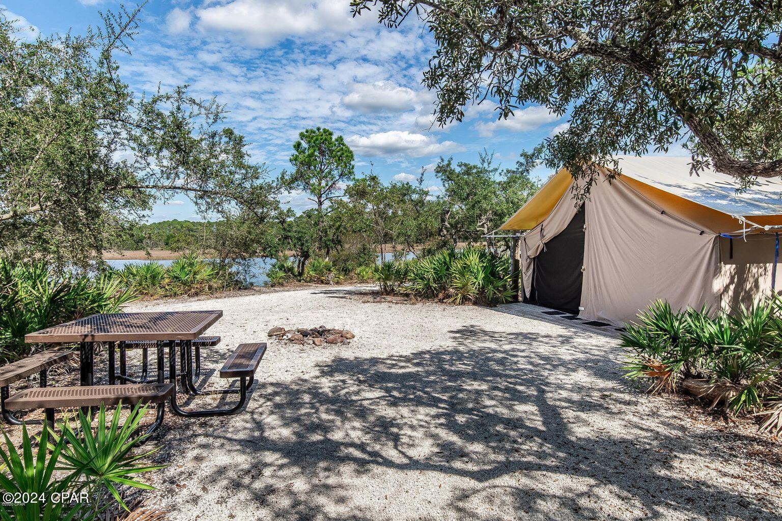 Rivercamps On Crooked Creek - Land