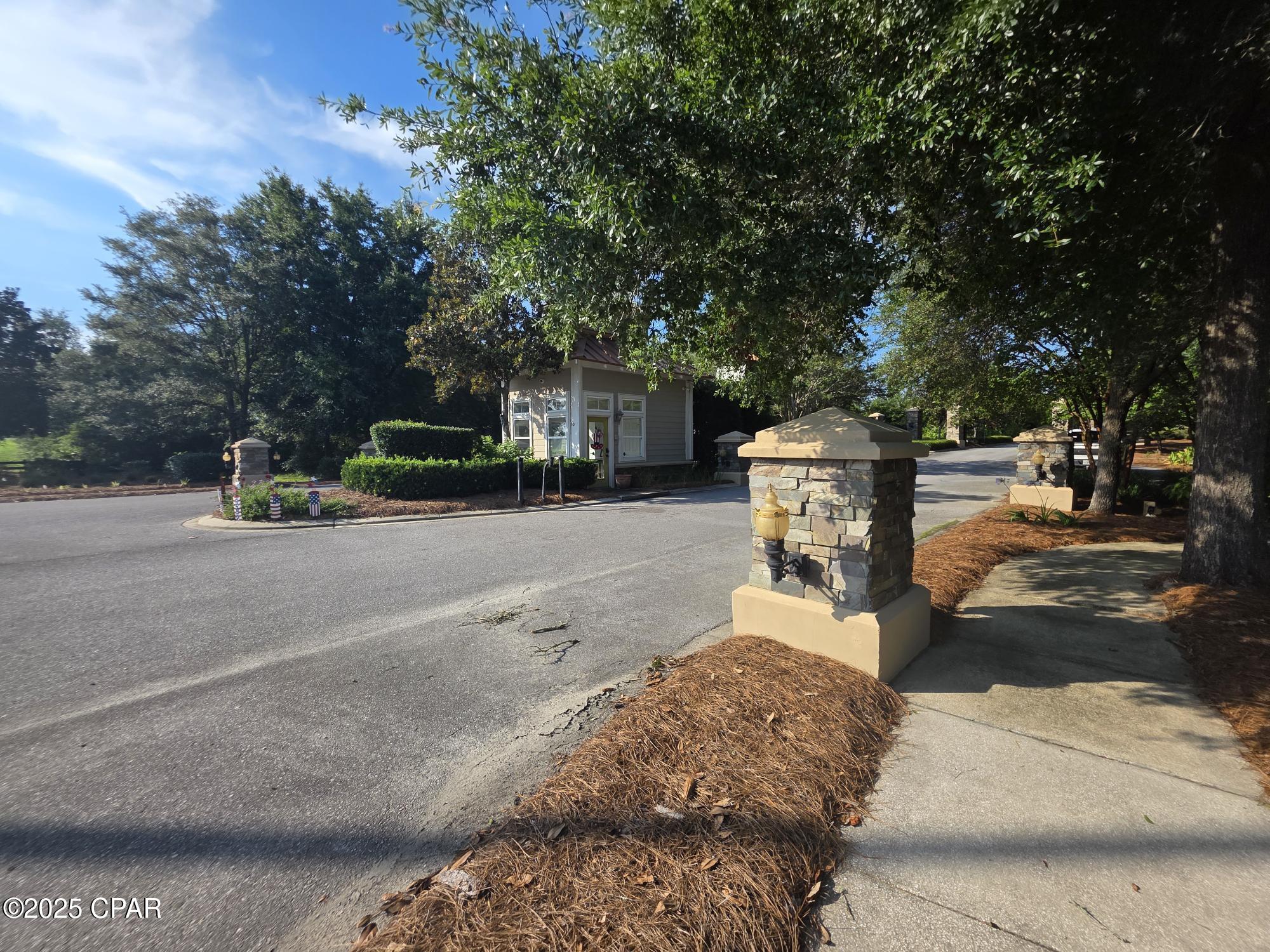 Lake Merial - Residential