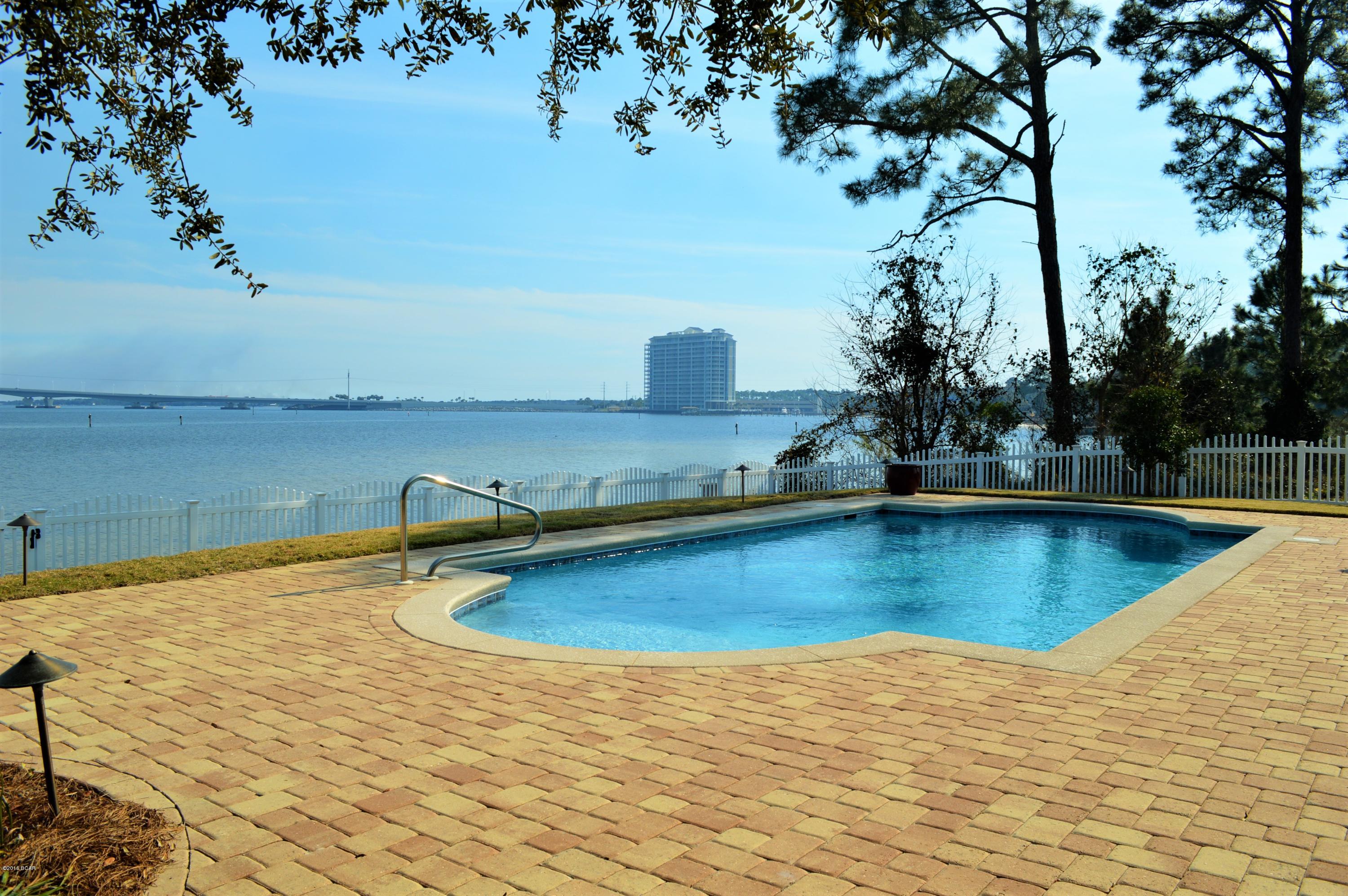 Dolphin Bay - Residential