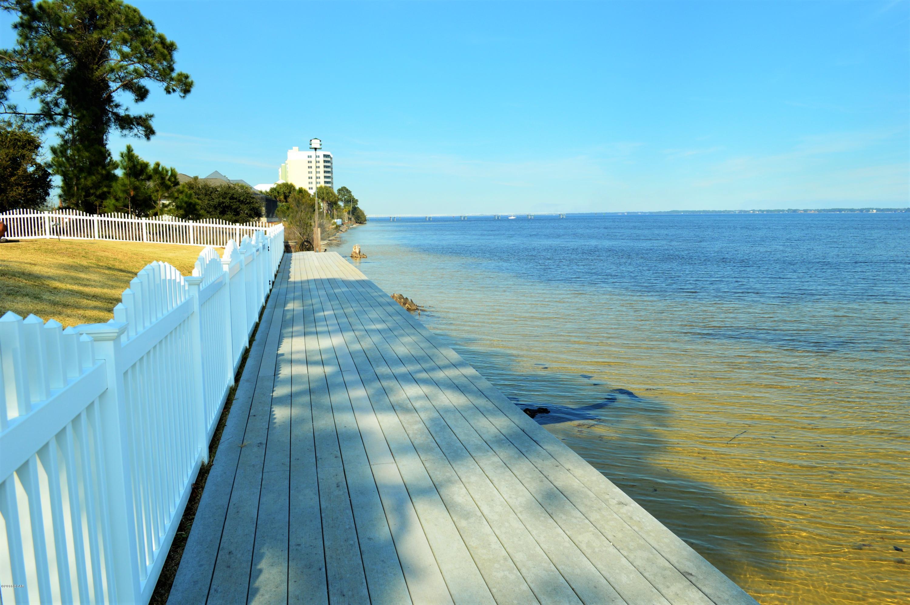 Dolphin Bay - Residential