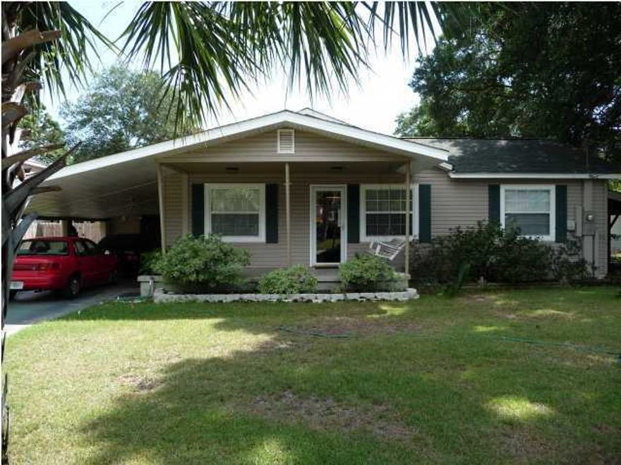 This is a nice 2 bedroom 2 bath house located on a large lot in the quiet area. 3rd room that could be used a bedroom with not closet.  Great kitchen with a gas stove, breakfast bar. Has a Florida room that is great for entertaining. There is a 28x 28 workshop with a 2 car garage. Also has a storage building.