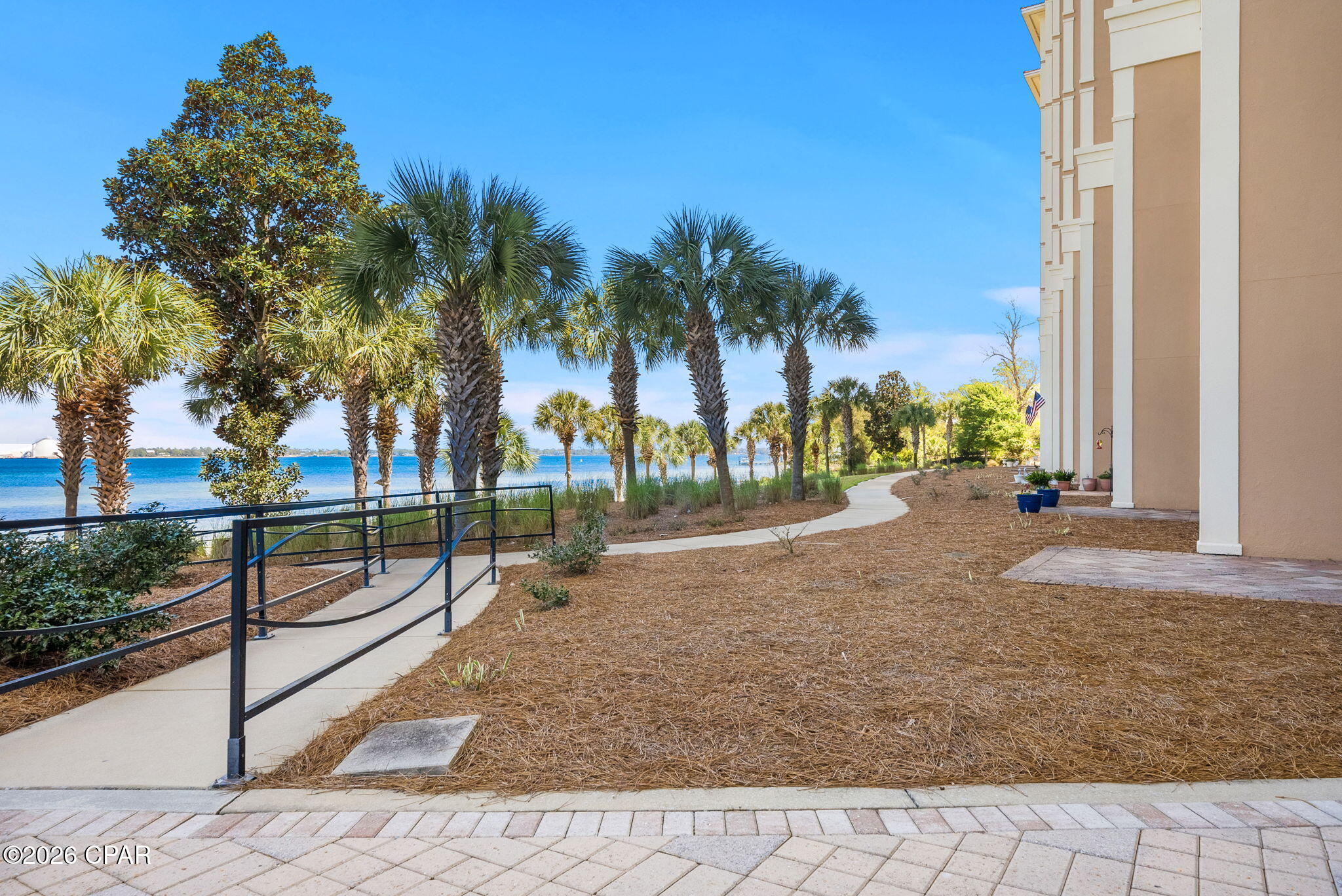 Magnolia Bay Club - Residential