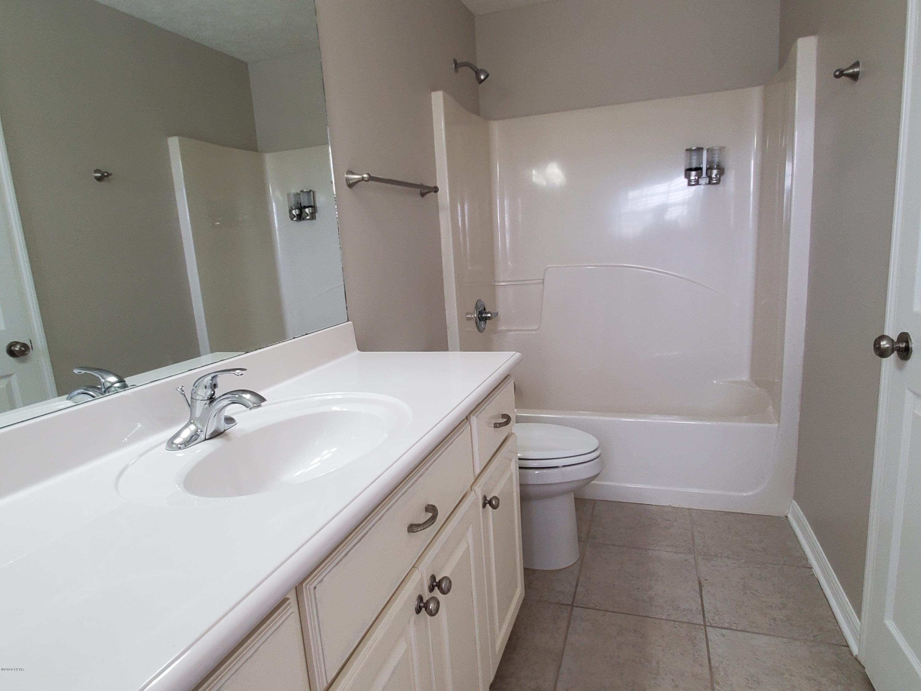 [No Recorded Subdiv] - Residential Lease