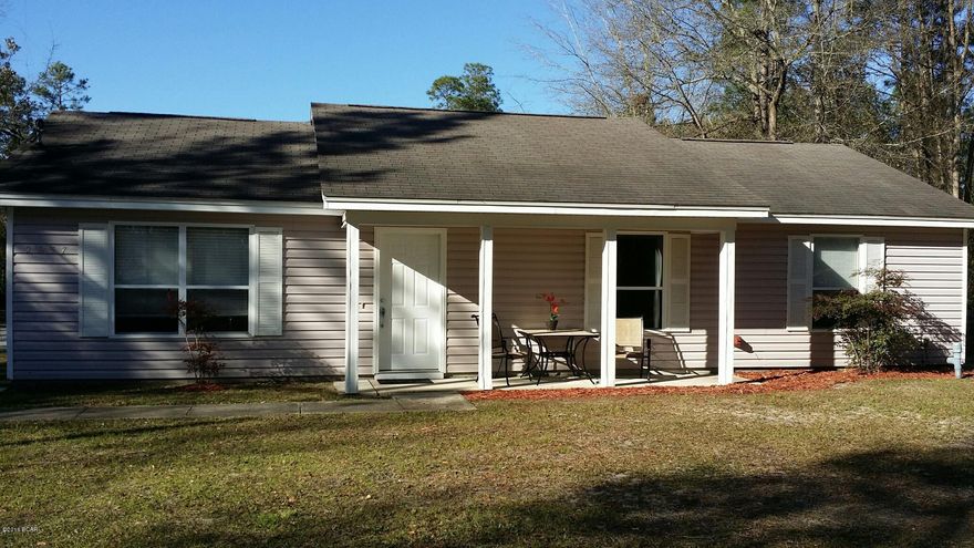 IF YOU ARE LOOKING FOR CONVENIENCE AND PRIVACY THIS COULD BE YOUR HOME!!!

 3 BEDROOM 2 BATH RIGHT IN THE HEART OF SOUTHPORT! TREE LINE SURROUNDS THE WHOLE 3 ACRES FOR PRIVACY! MANY UPDATES TO MENTION..... A/C LESS THEN 2 YEARS OLD...KITCHEN WAS COMPLETELY GUTTED 3 MONTHS AGO! ALL NEW STAINLESS STEEL APPLIANCES WITH 5 YER WARRANTIES ON ALL! NEW TILE FLOORS, COUNTER TOPS, AND CABINETS. IN THE LIVING ROOM AND HALL IS ENGINEERING HARD WOOD FLOORING //// LAMINATE FLOORING IN MASTER BEDROOM! SEVERAL OUT BUILDINGS TO MENTION,,, ONE WOULD BE GREAT FOR STORAGE,,, THE OTHER IS A COOK SHACK FANTASTIC FOR ENTERTAINING!!! PRICED TO SELL FAST!! ALL SIZES ARE APPROXIMATE BUYER TO VERIFY IF IMPORTANT