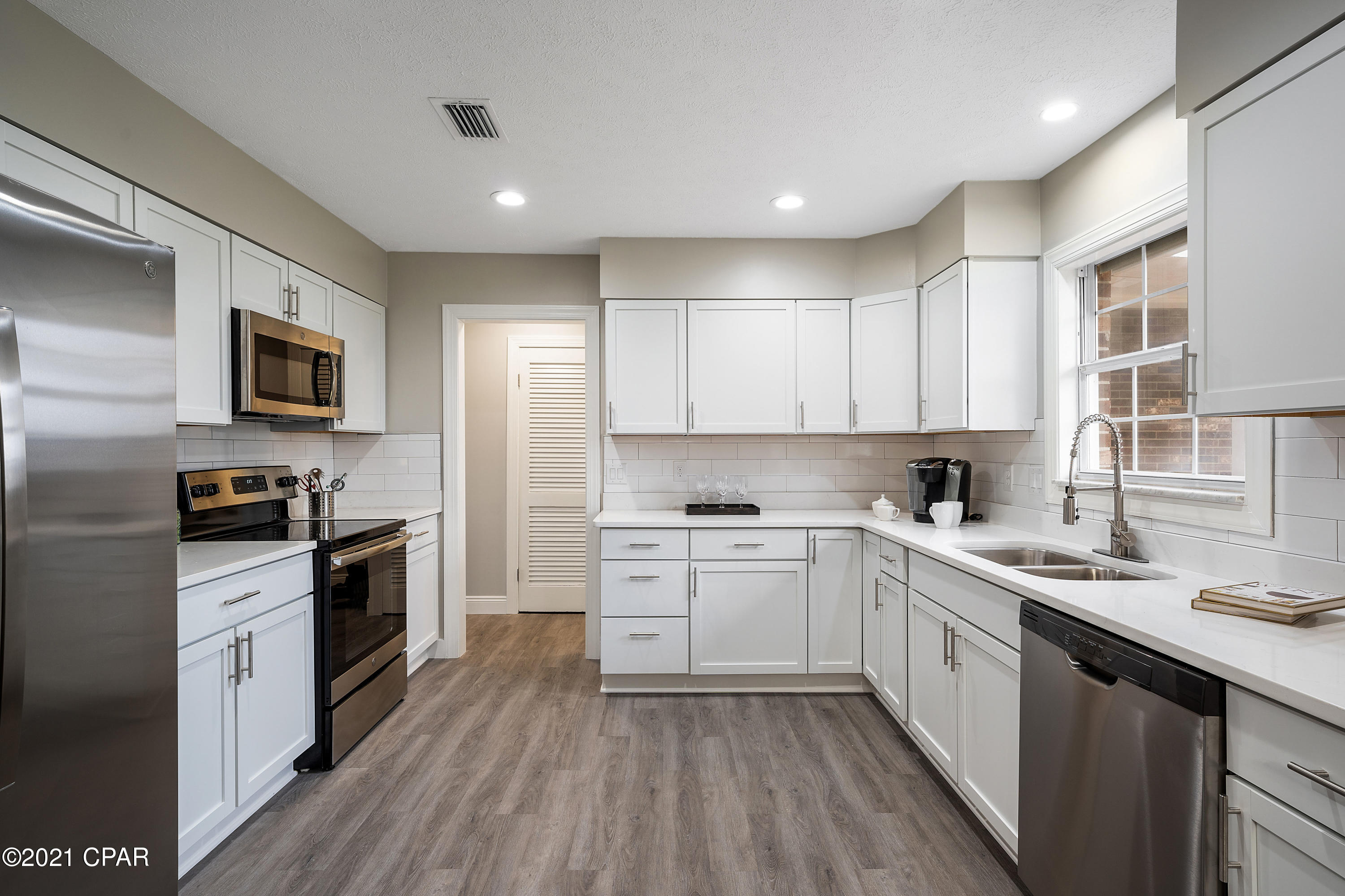 St And Bay Dev Co - Residential