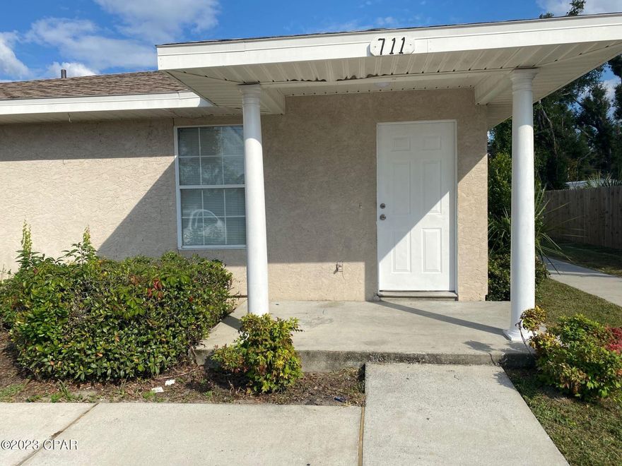 This is a 2 bedroom 1 and 1/2 bath unit. Large kitchen with plenty of counter space and cabinets. Split bedroom Plan. Plus an additional bonus room which can be used as a den, playroom or office. Inside Laundry room.

*Yard service and trash included*

**NO PETS