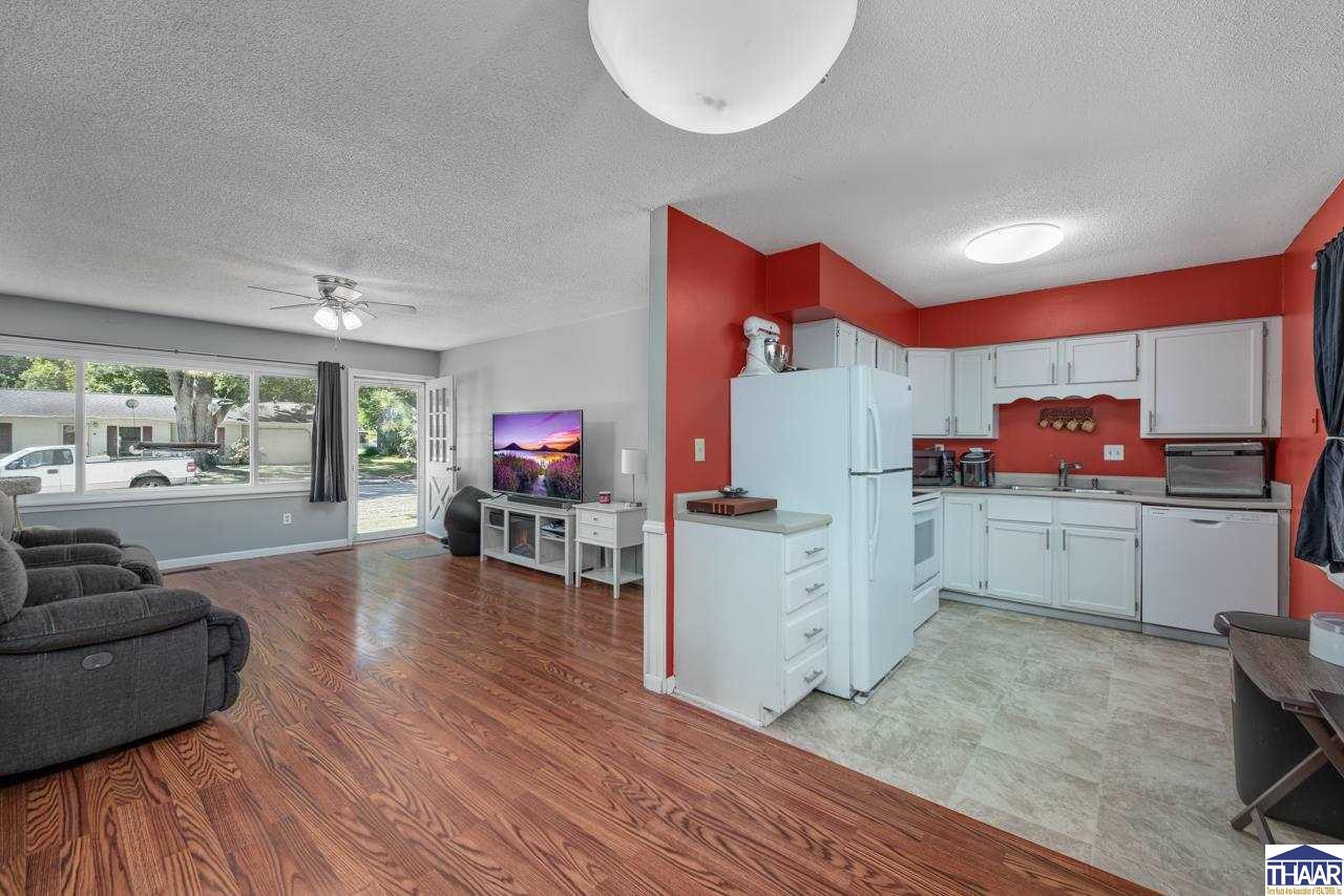 Terre Haute, Indiana 47802, United States, 3 Bedrooms Bedrooms, ,1 BathroomBathrooms,Residential,Pending,201339