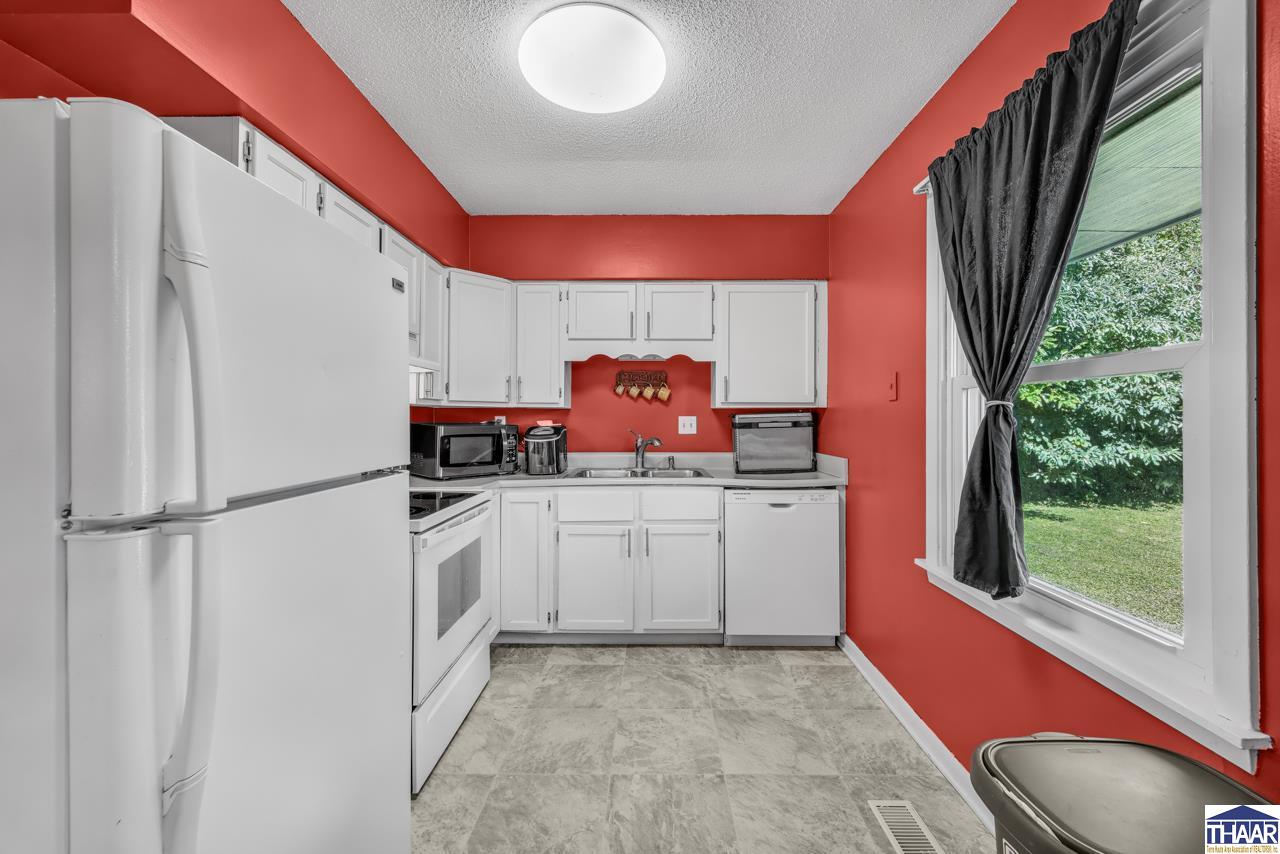 Terre Haute, Indiana 47802, United States, 3 Bedrooms Bedrooms, ,1 BathroomBathrooms,Residential,Pending,201339