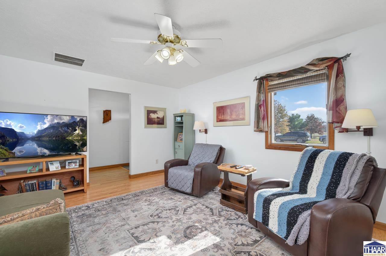 Terre Haute, Indiana 47805, United States, 3 Bedrooms Bedrooms, ,2 BathroomsBathrooms,Residential,Pending,250322