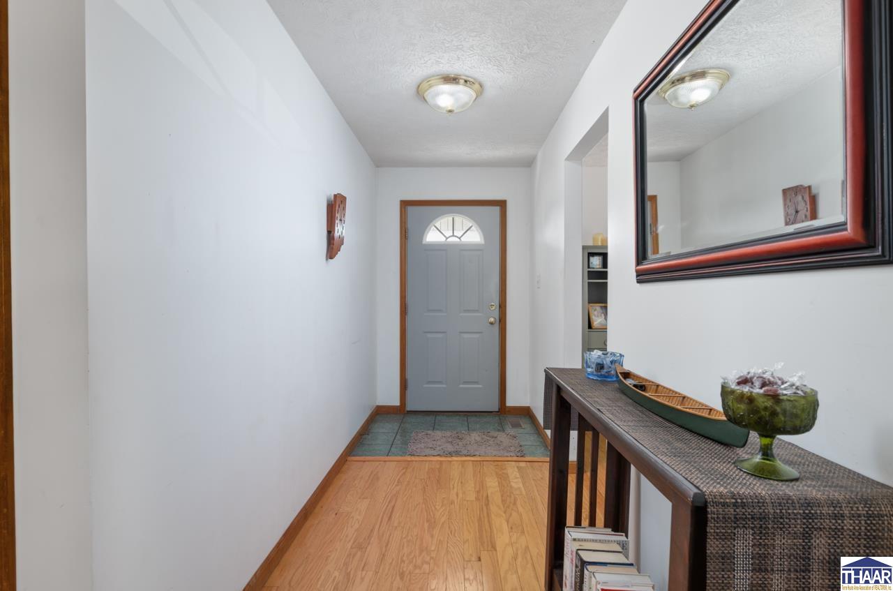 Terre Haute, Indiana 47805, United States, 3 Bedrooms Bedrooms, ,2 BathroomsBathrooms,Residential,Pending,250322