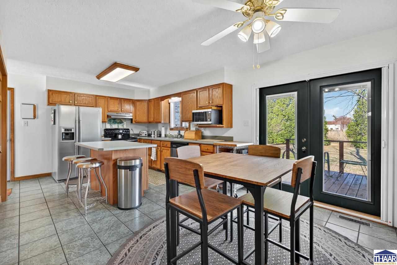 Terre Haute, Indiana 47805, United States, 3 Bedrooms Bedrooms, ,2 BathroomsBathrooms,Residential,Pending,250322