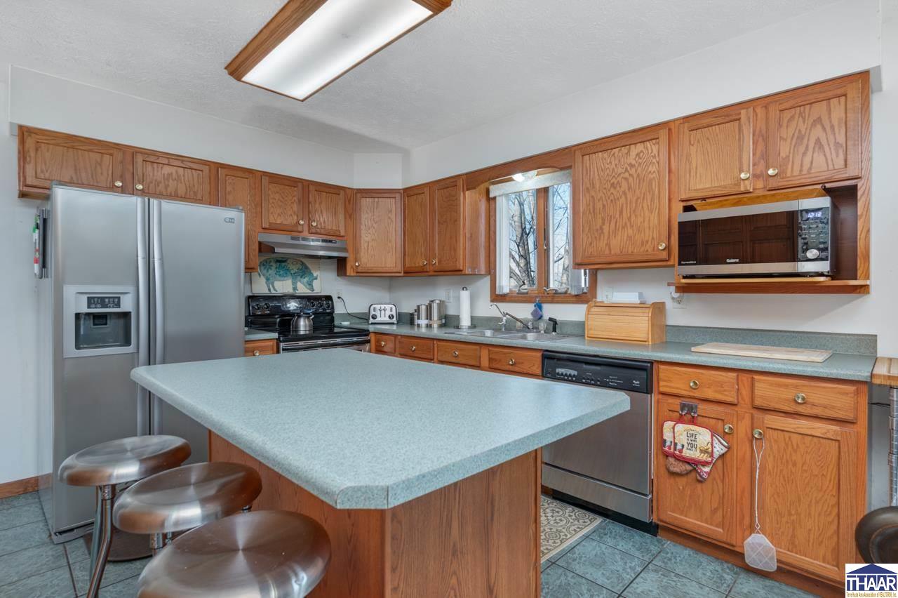 Terre Haute, Indiana 47805, United States, 3 Bedrooms Bedrooms, ,2 BathroomsBathrooms,Residential,Pending,250322