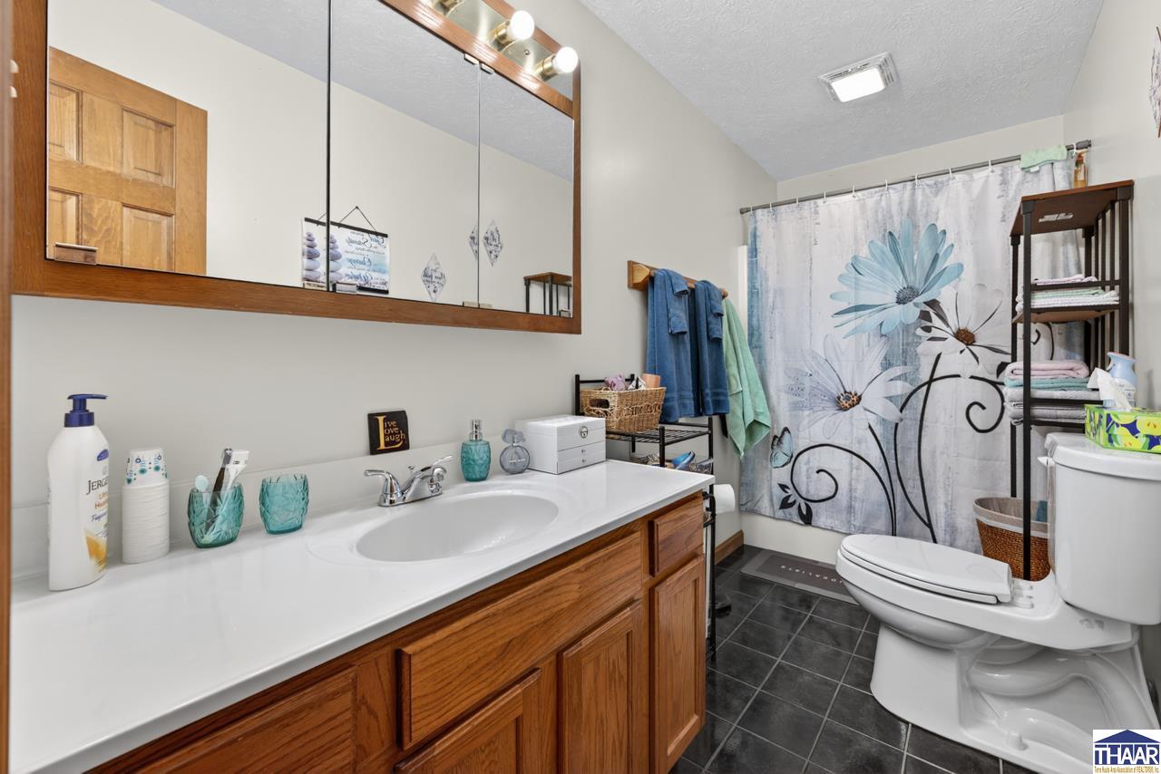 Terre Haute, Indiana 47805, United States, 3 Bedrooms Bedrooms, ,2 BathroomsBathrooms,Residential,Pending,250322