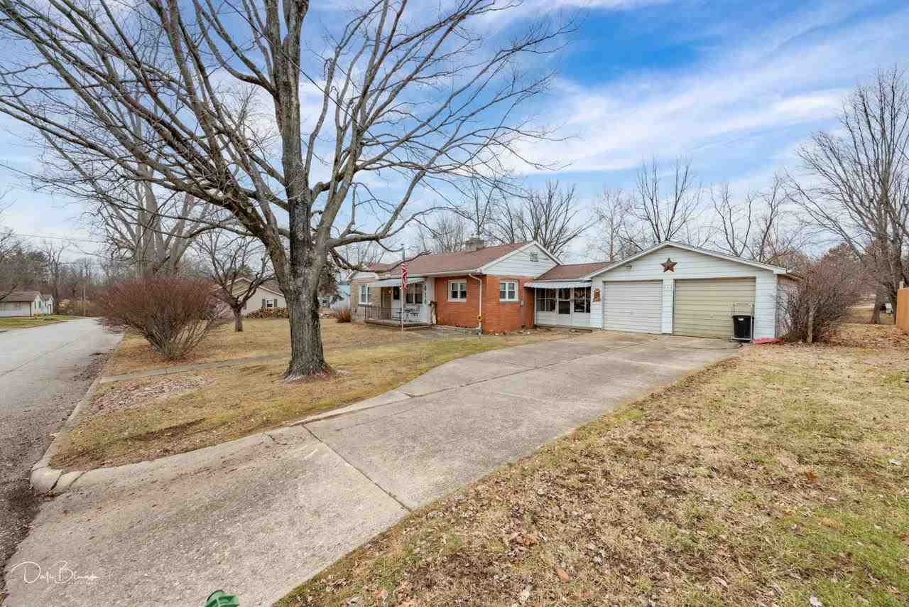 Sullivan, Indiana 47882, United States, 2 Bedrooms Bedrooms, ,1 BathroomBathrooms,Residential,Pending,77477