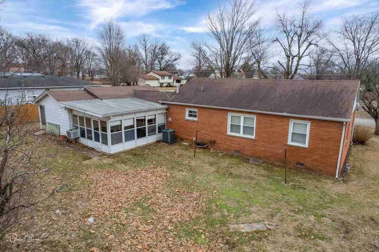 Sullivan, Indiana 47882, United States, 2 Bedrooms Bedrooms, ,1 BathroomBathrooms,Residential,Pending,77477