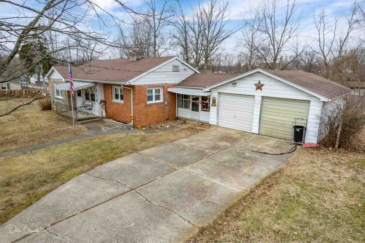 Sullivan, Indiana 47882, United States, 2 Bedrooms Bedrooms, ,1 BathroomBathrooms,Residential,Pending,77477
