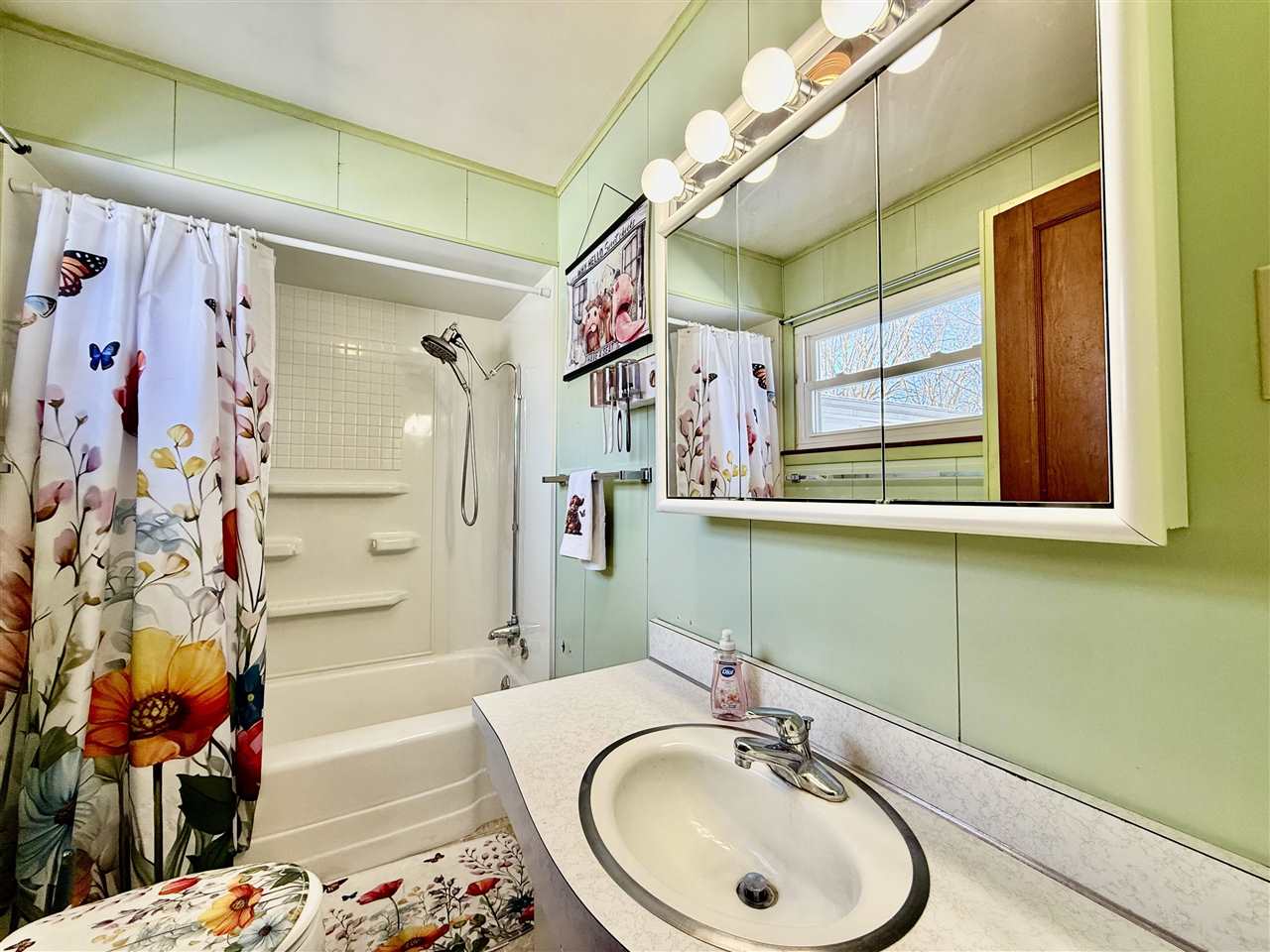 Sullivan, Indiana 47882, United States, 2 Bedrooms Bedrooms, ,1 BathroomBathrooms,Residential,Pending,77477