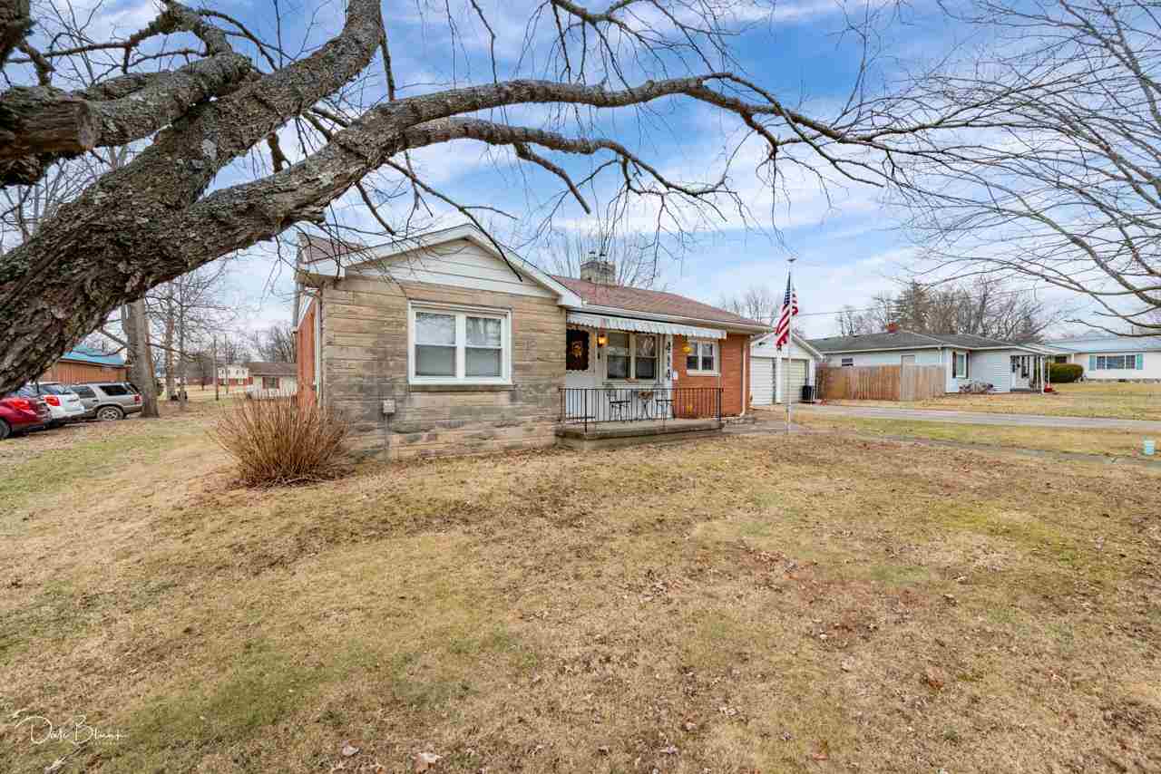 Sullivan, Indiana 47882, United States, 2 Bedrooms Bedrooms, ,1 BathroomBathrooms,Residential,Pending,77477