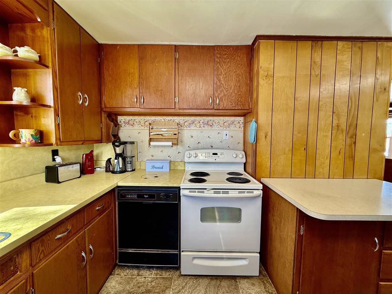 Sullivan, Indiana 47882, United States, 2 Bedrooms Bedrooms, ,1 BathroomBathrooms,Residential,Pending,77477