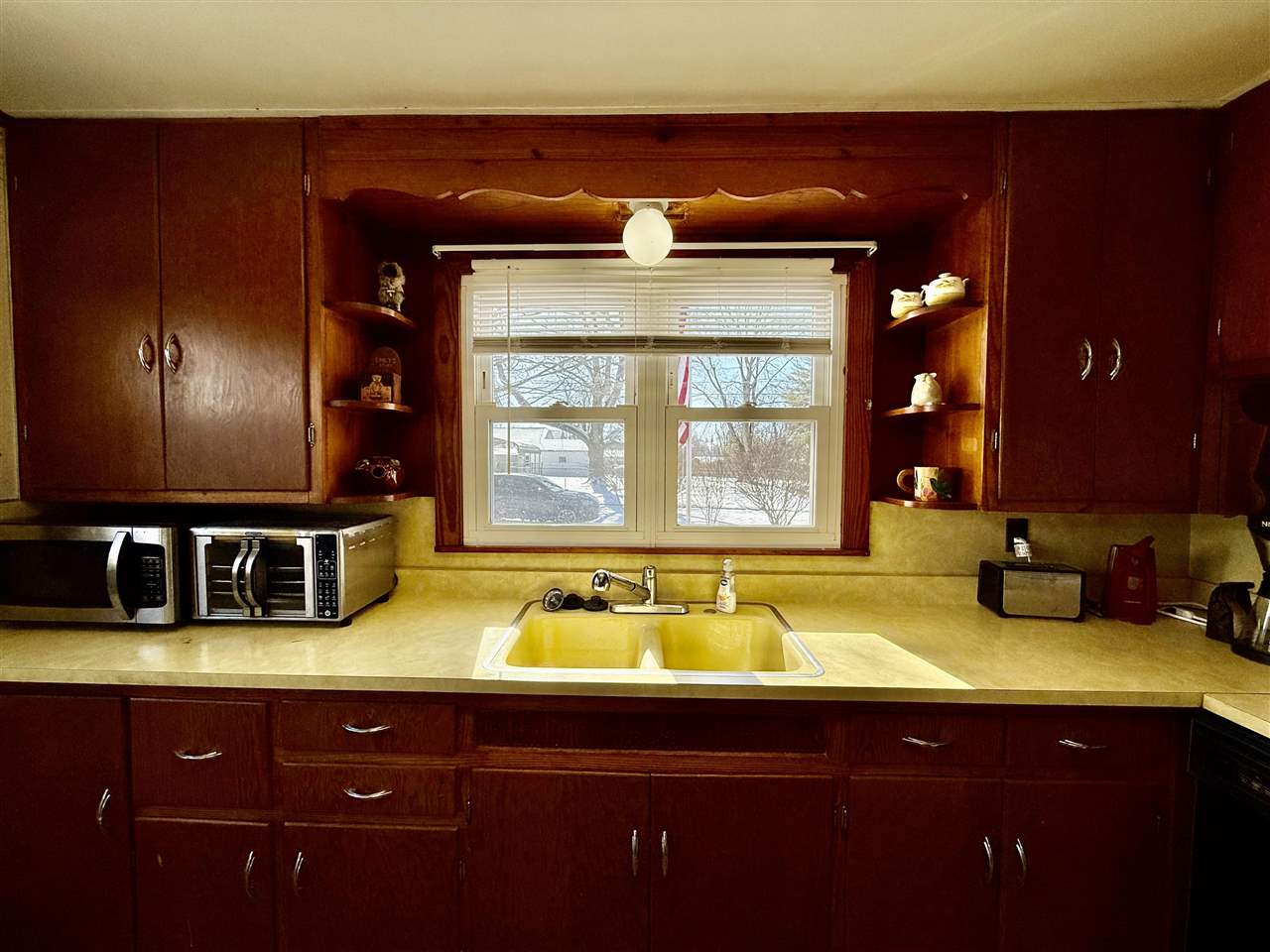 Sullivan, Indiana 47882, United States, 2 Bedrooms Bedrooms, ,1 BathroomBathrooms,Residential,Pending,77477