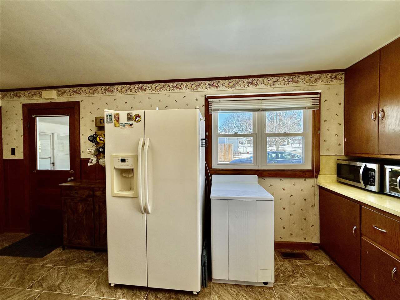 Sullivan, Indiana 47882, United States, 2 Bedrooms Bedrooms, ,1 BathroomBathrooms,Residential,Pending,77477