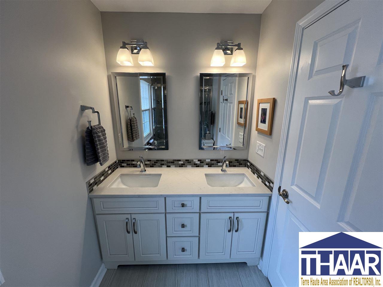 Terre Haute, Indiana 47802, United States, 4 Bedrooms Bedrooms, ,3 BathroomsBathrooms,Residential,Pending,83176