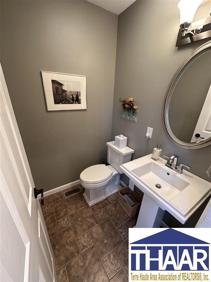 Terre Haute, Indiana 47802, United States, 4 Bedrooms Bedrooms, ,3 BathroomsBathrooms,Residential,Pending,83176