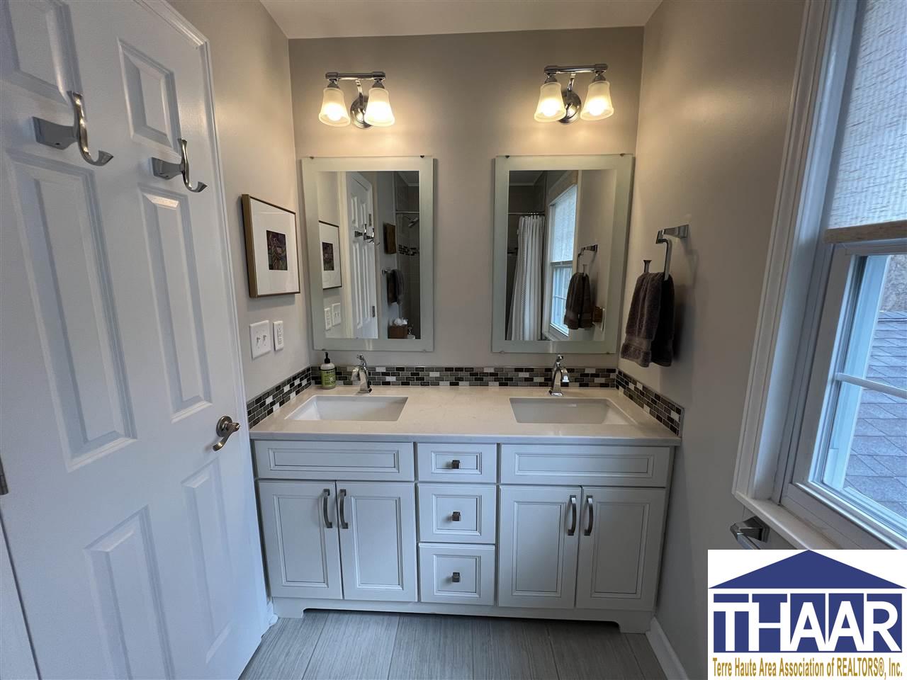 Terre Haute, Indiana 47802, United States, 4 Bedrooms Bedrooms, ,3 BathroomsBathrooms,Residential,Pending,83176