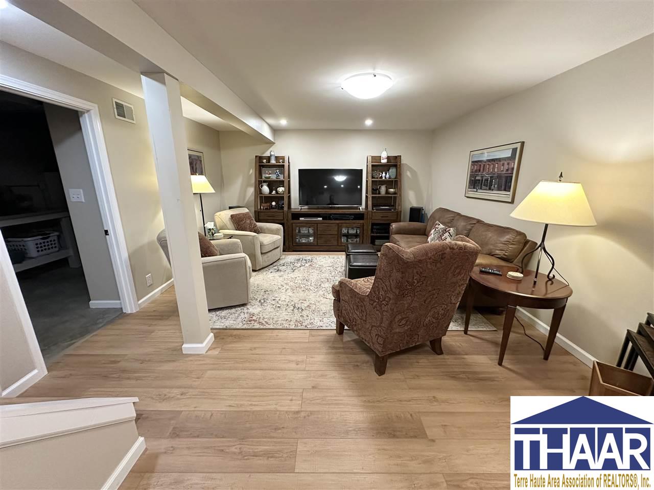 Terre Haute, Indiana 47802, United States, 4 Bedrooms Bedrooms, ,3 BathroomsBathrooms,Residential,Pending,83176