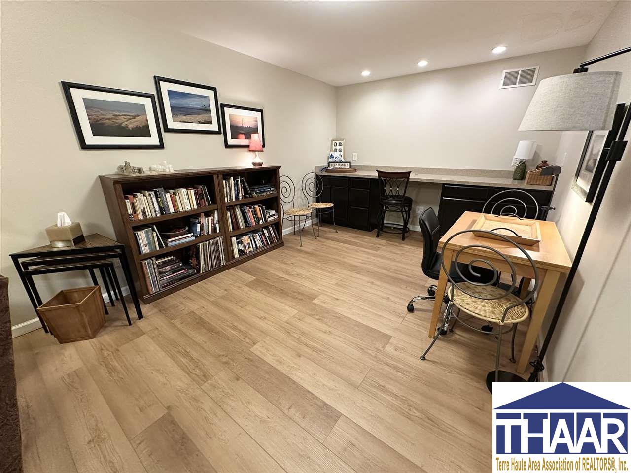 Terre Haute, Indiana 47802, United States, 4 Bedrooms Bedrooms, ,3 BathroomsBathrooms,Residential,Pending,83176