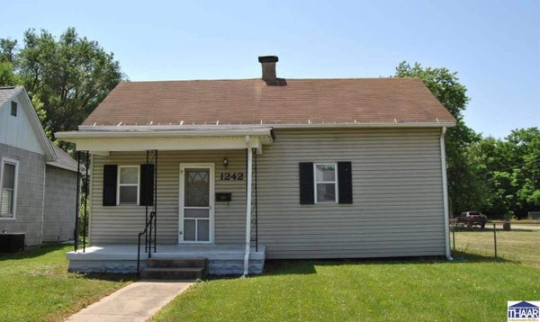 1242 N 13TH ST, TERRE HAUTE, IN 47807 - Image 3bf15bb6da9f56c85aee97a958577f0d/75892789