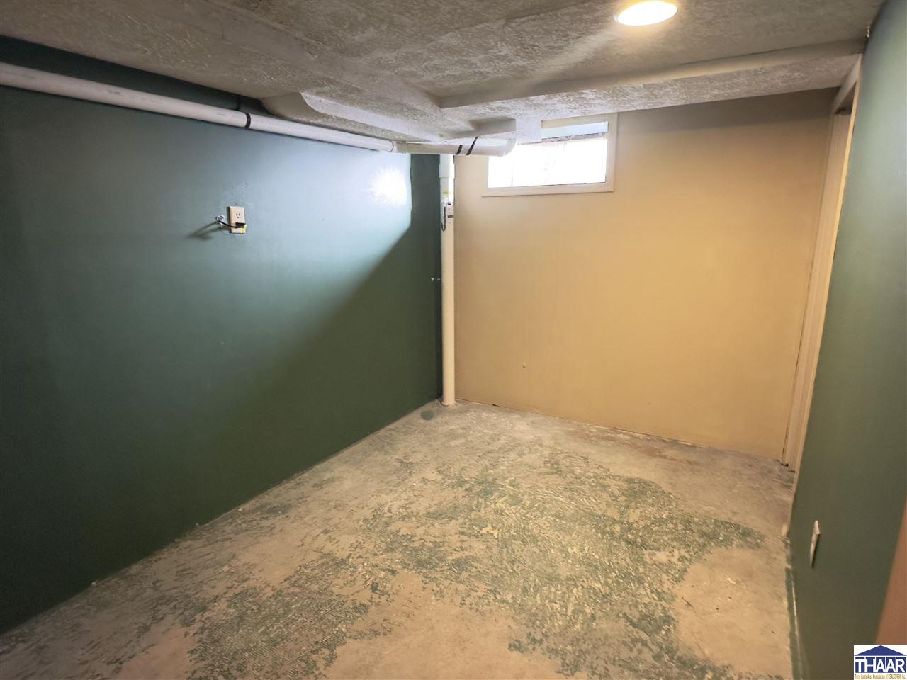 Terre Haute, Indiana 47803, United States, 2 Bedrooms Bedrooms, ,2 BathroomsBathrooms,Residential,Pending,245175