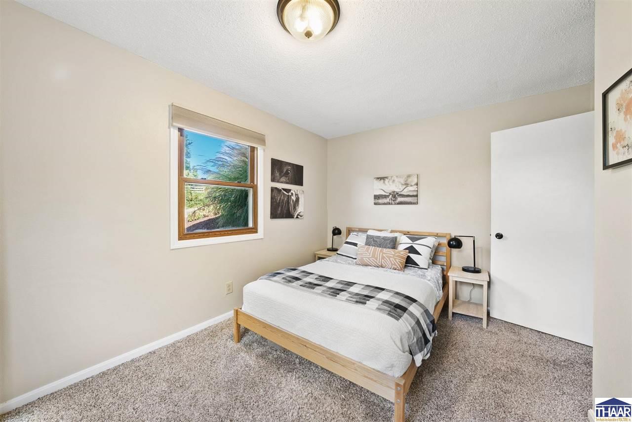 Terre Haute, Indiana 47803, United States, 4 Bedrooms Bedrooms, ,3 BathroomsBathrooms,Residential,Pending,211461