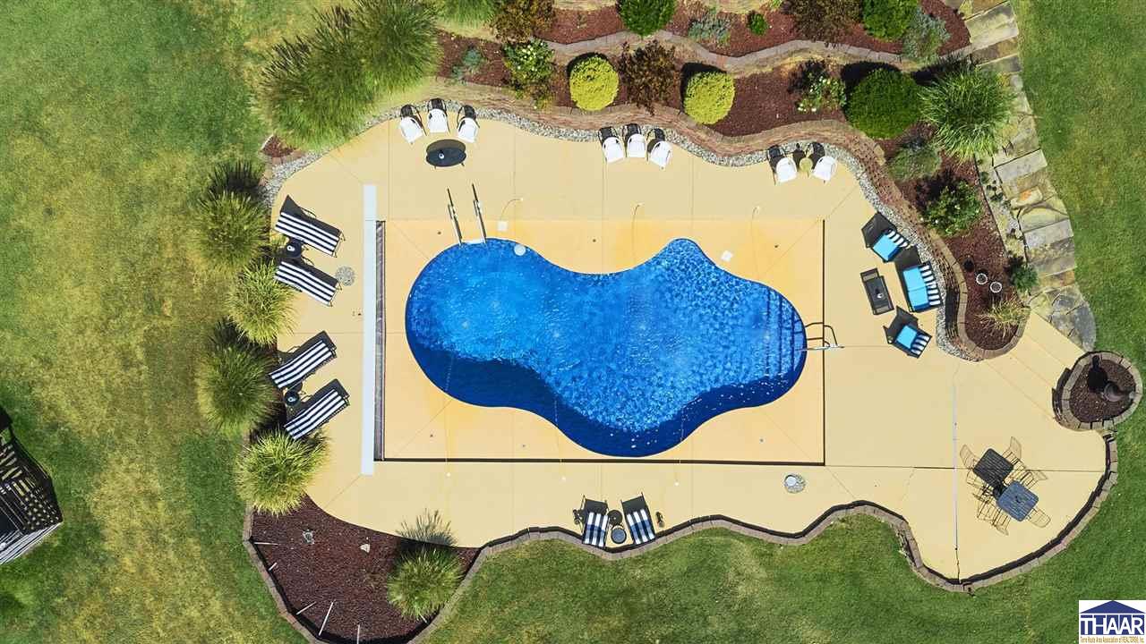 Terre Haute, Indiana 47803, United States, 4 Bedrooms Bedrooms, ,3 BathroomsBathrooms,Residential,Pending,211461