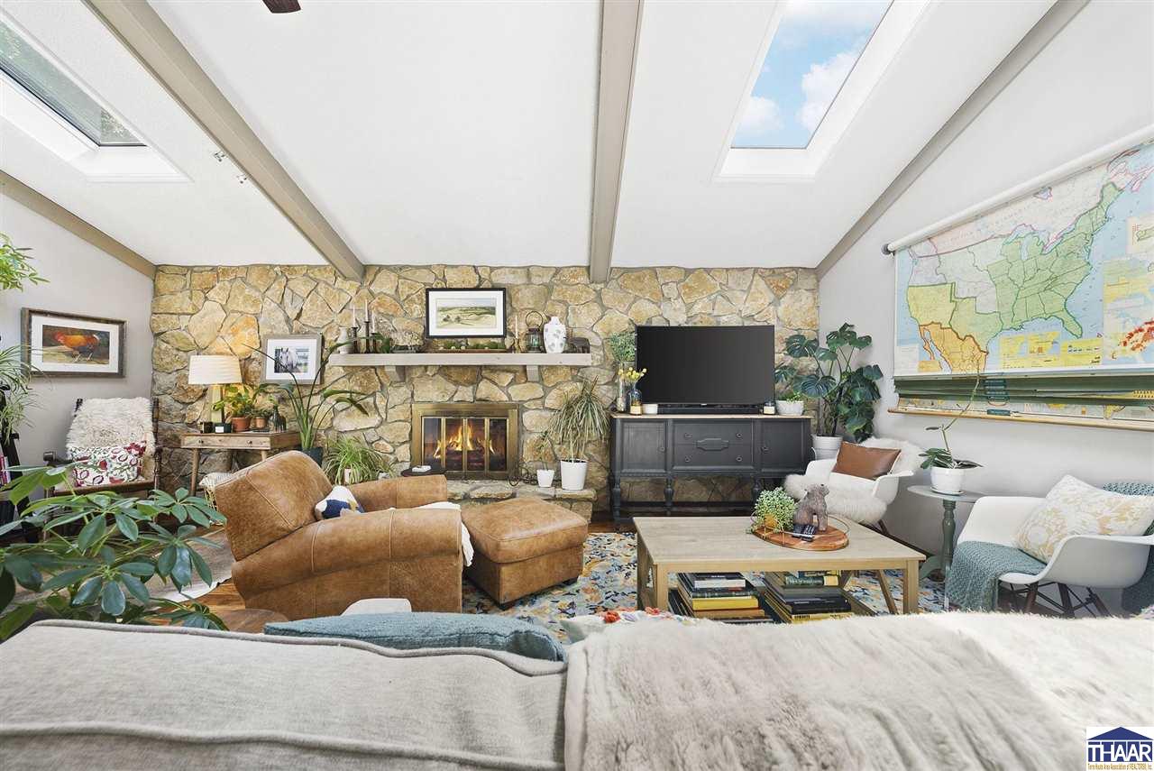 Terre Haute, Indiana 47803, United States, 4 Bedrooms Bedrooms, ,3 BathroomsBathrooms,Residential,Pending,211461