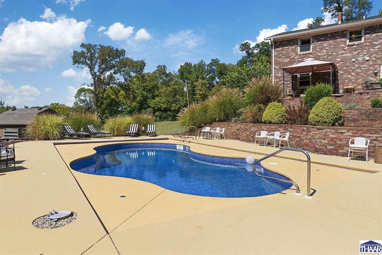 Terre Haute, Indiana 47803, United States, 4 Bedrooms Bedrooms, ,3 BathroomsBathrooms,Residential,Pending,211461