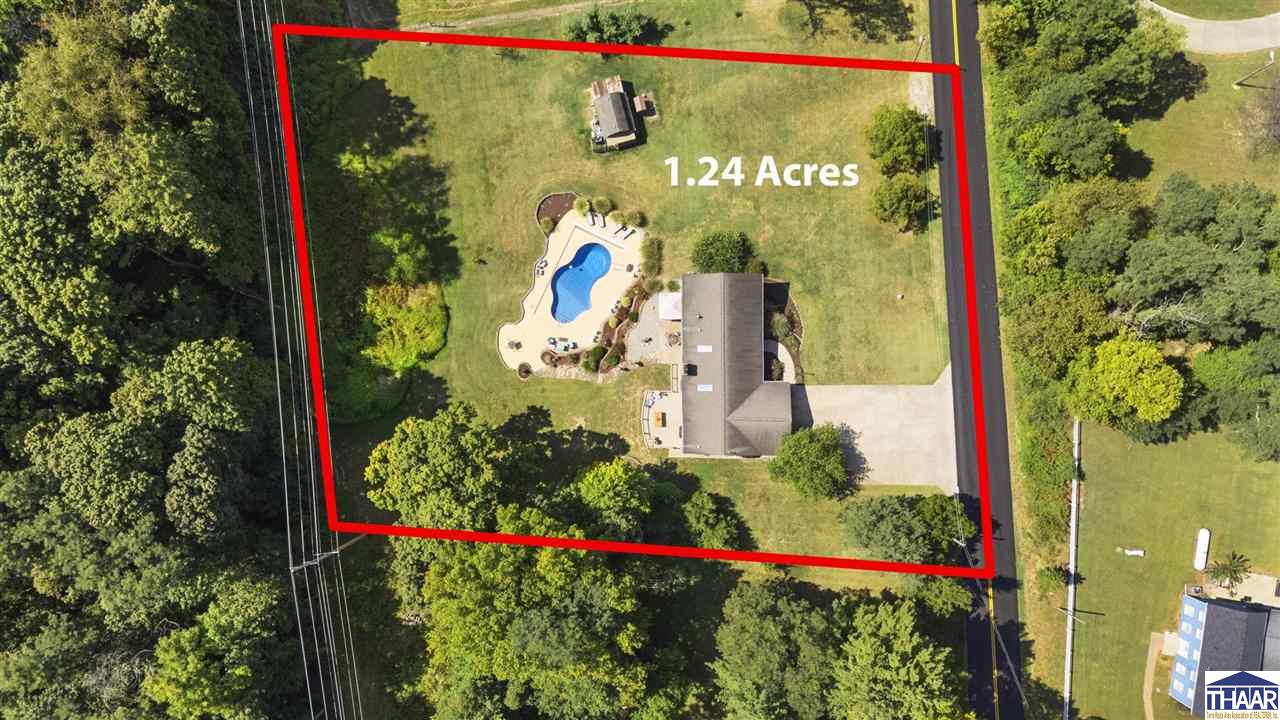 Terre Haute, Indiana 47803, United States, 4 Bedrooms Bedrooms, ,3 BathroomsBathrooms,Residential,Pending,211461