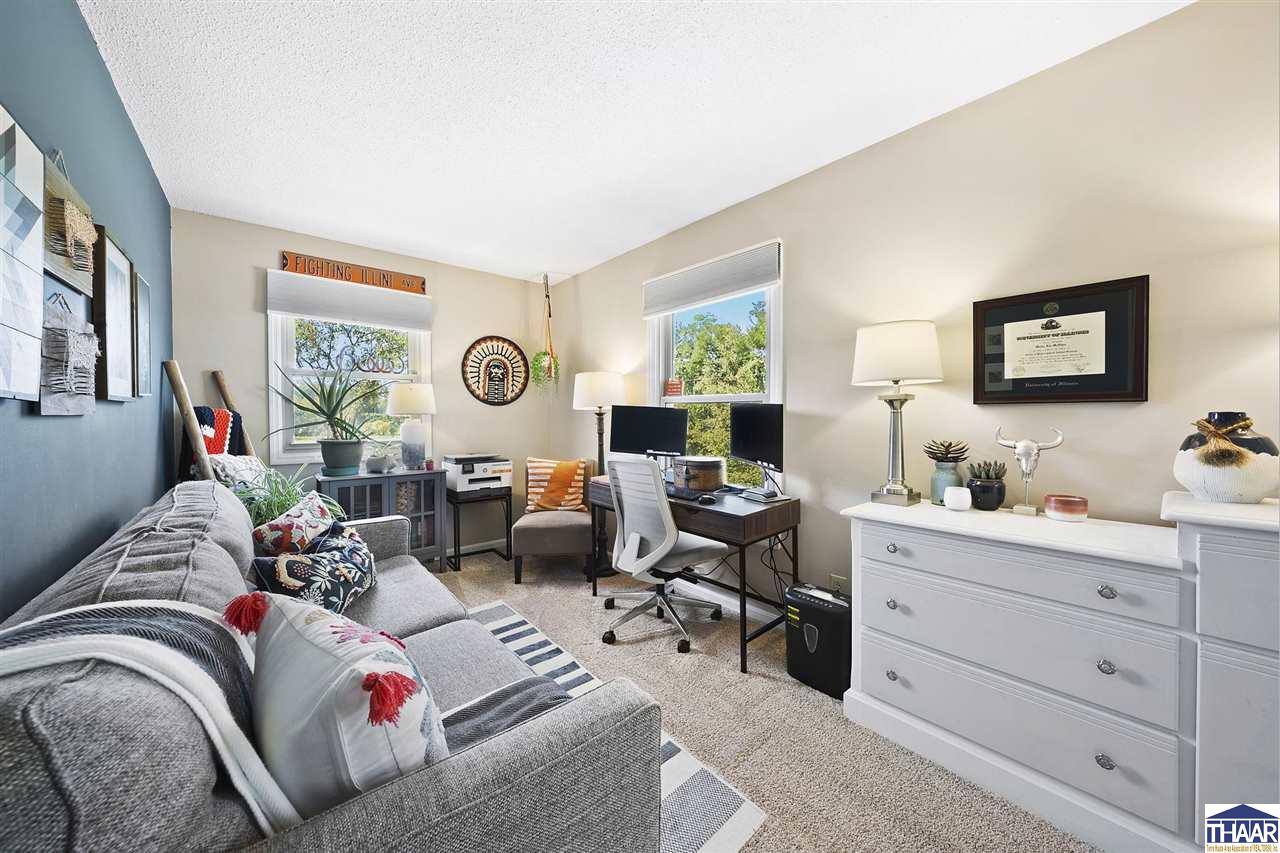 Terre Haute, Indiana 47803, United States, 4 Bedrooms Bedrooms, ,3 BathroomsBathrooms,Residential,Pending,211461