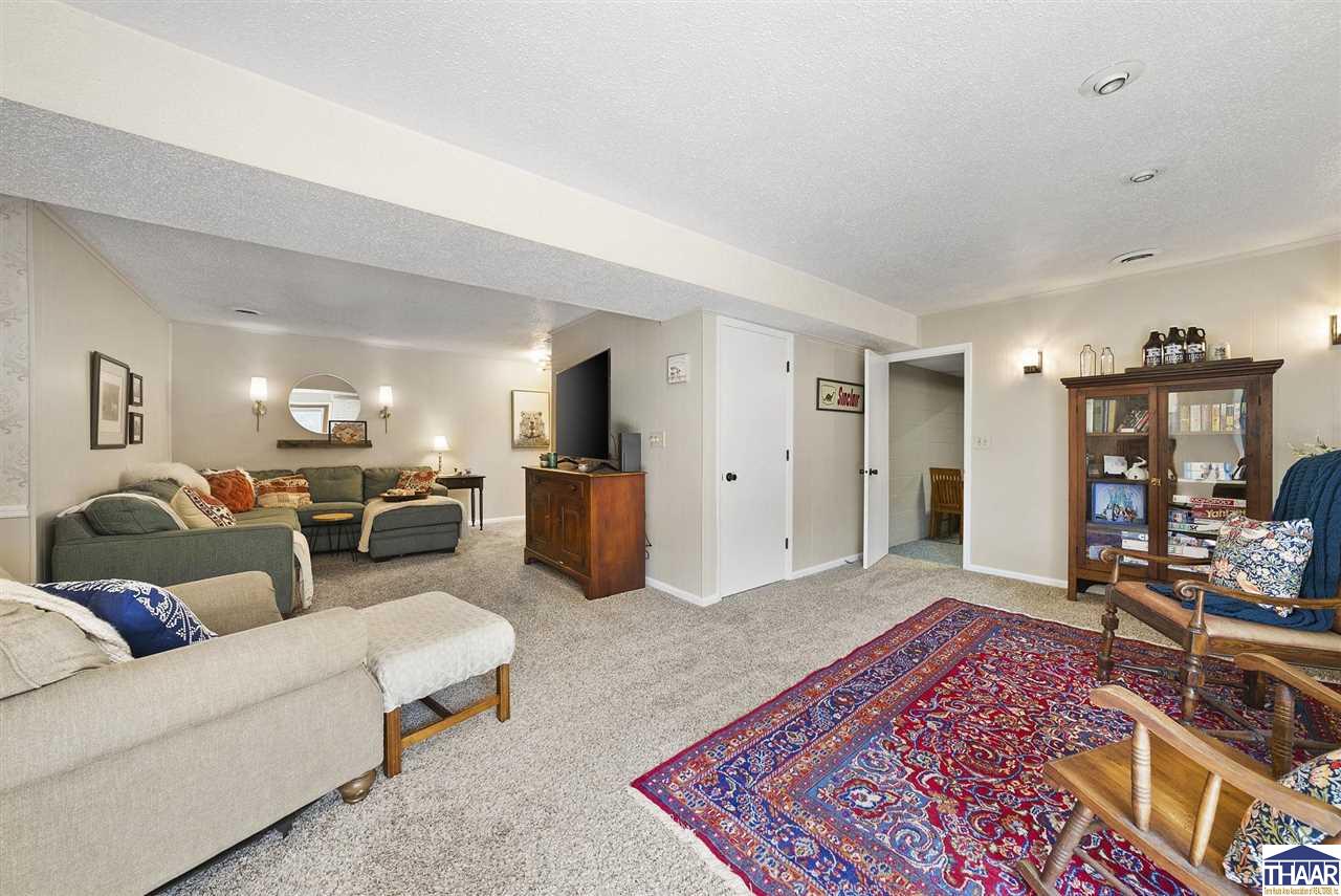 Terre Haute, Indiana 47803, United States, 4 Bedrooms Bedrooms, ,3 BathroomsBathrooms,Residential,Pending,211461