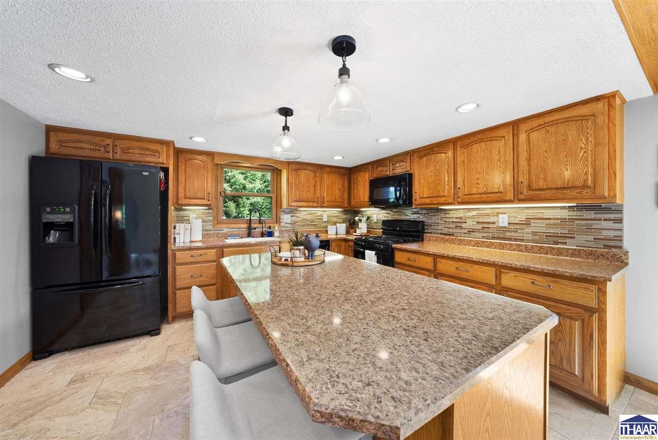 Terre Haute, Indiana 47803, United States, 4 Bedrooms Bedrooms, ,3 BathroomsBathrooms,Residential,Pending,211461