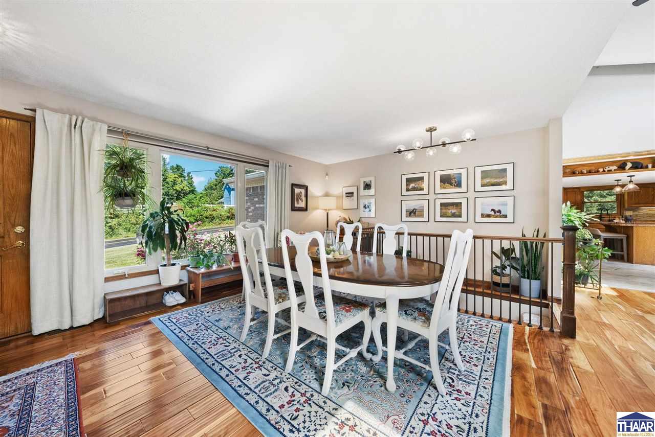 Terre Haute, Indiana 47803, United States, 4 Bedrooms Bedrooms, ,3 BathroomsBathrooms,Residential,Pending,211461