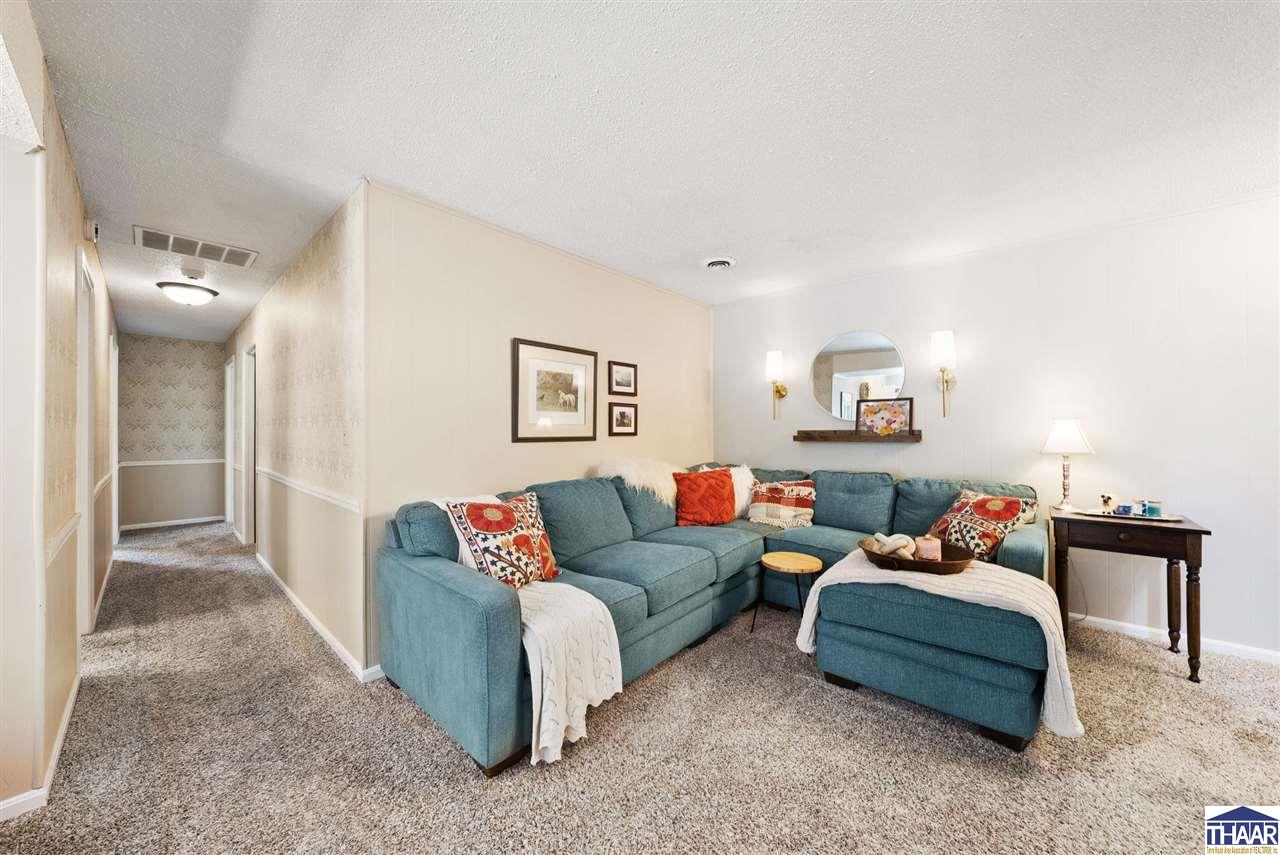 Terre Haute, Indiana 47803, United States, 4 Bedrooms Bedrooms, ,3 BathroomsBathrooms,Residential,Pending,211461