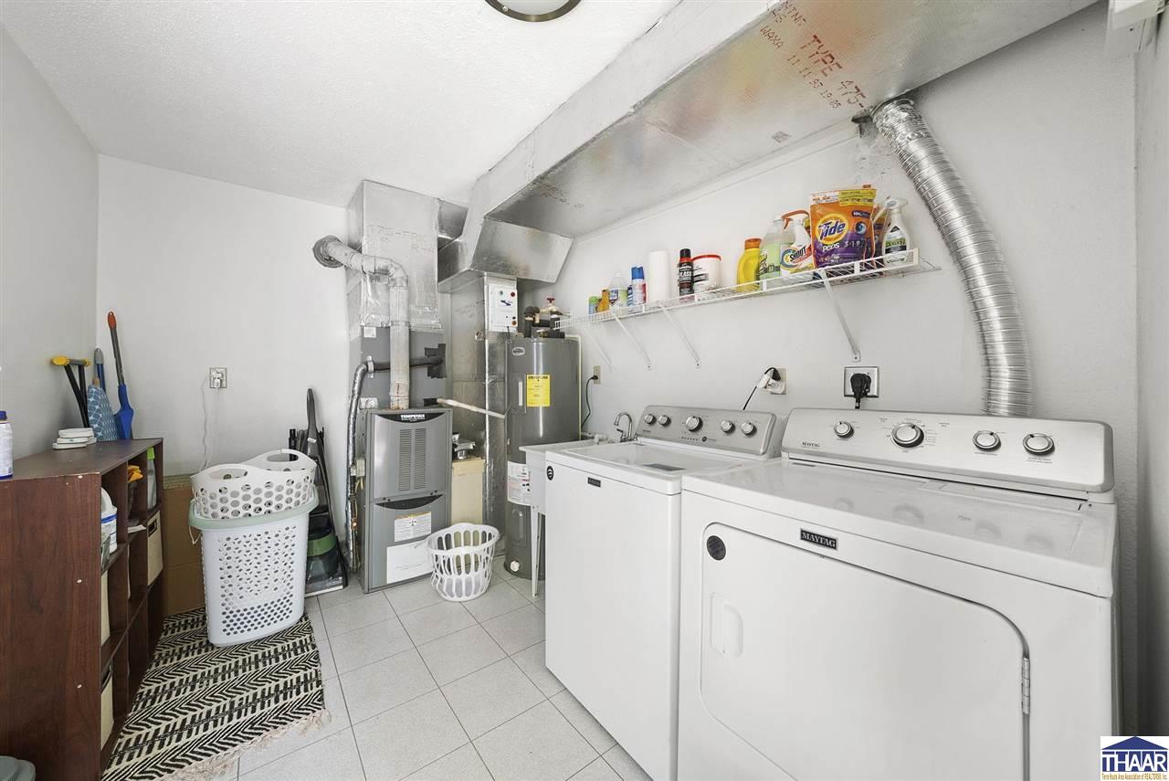 Terre Haute, Indiana 47803, United States, 4 Bedrooms Bedrooms, ,3 BathroomsBathrooms,Residential,Pending,211461